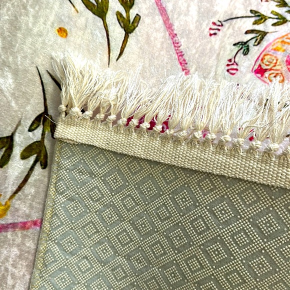 Pink flowers prayer mat for young girls, padded , non-slip, velvet texture 26x45 - Picture 2 of 3